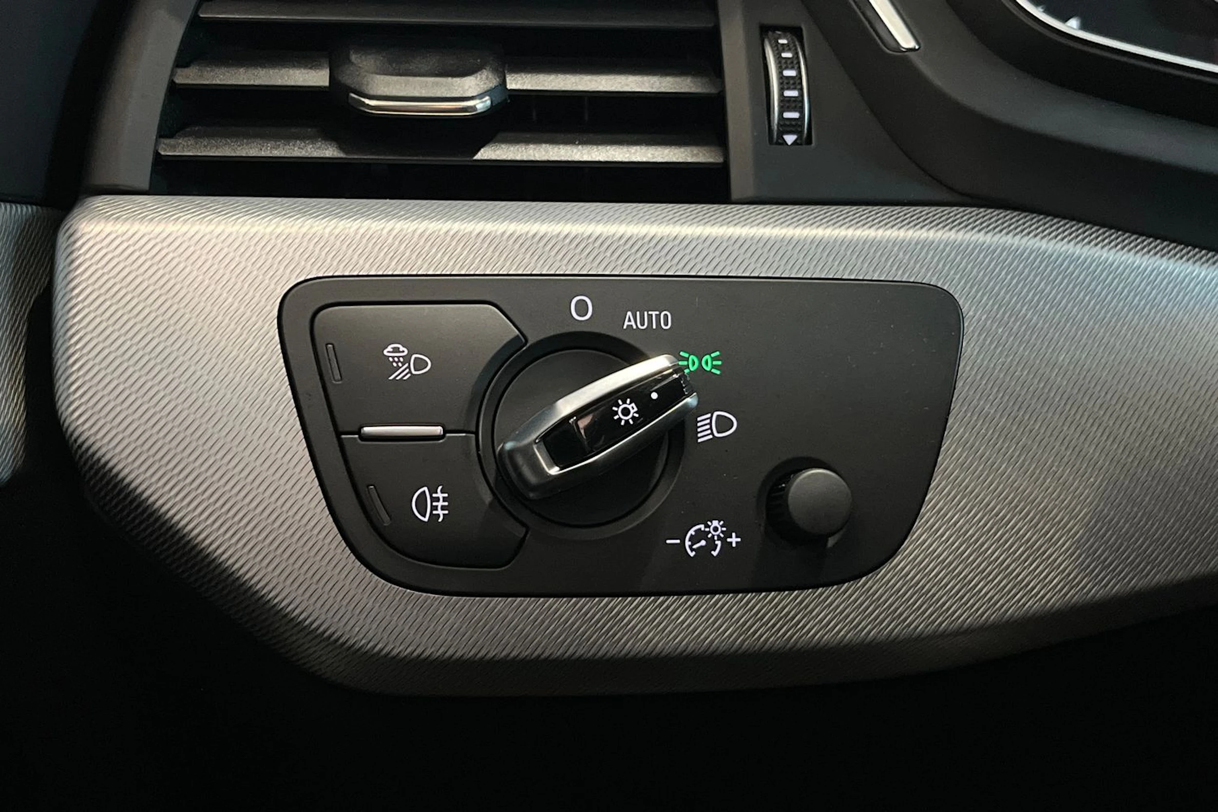 musta Audi A4 2016 kuva 26.