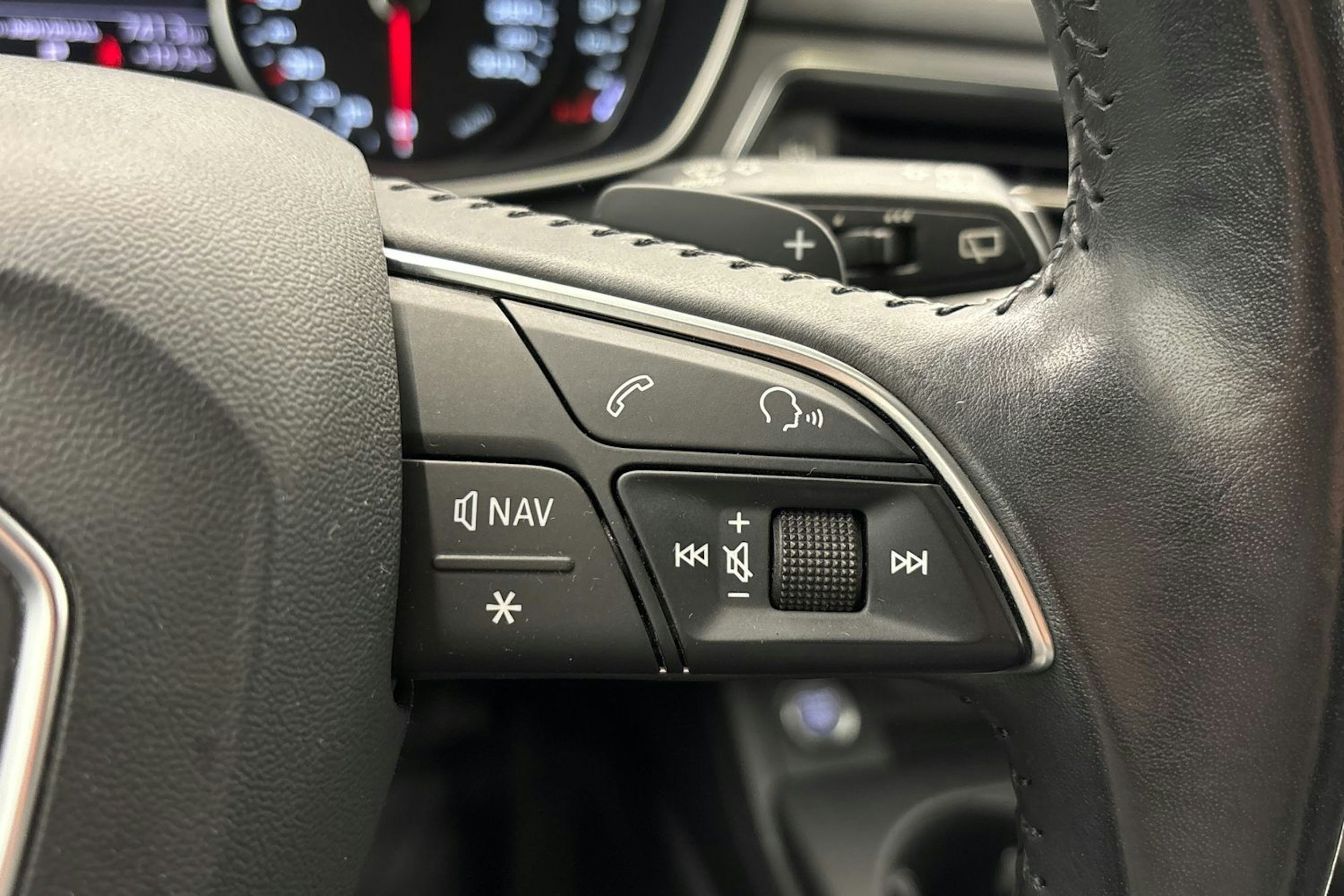 valkoinen Audi A4 2016 kuva 17.