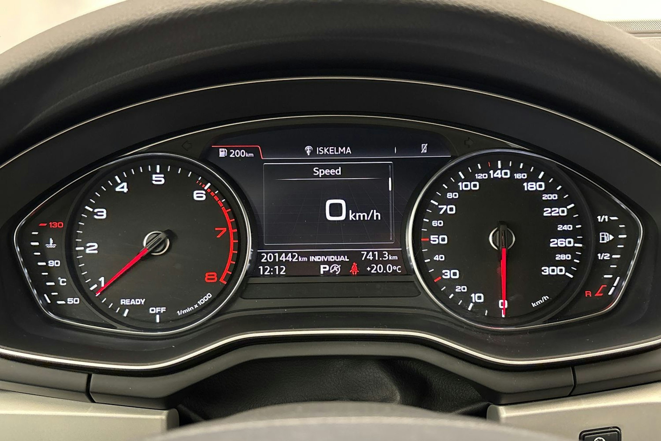valkoinen Audi A4 2016 kuva 19.