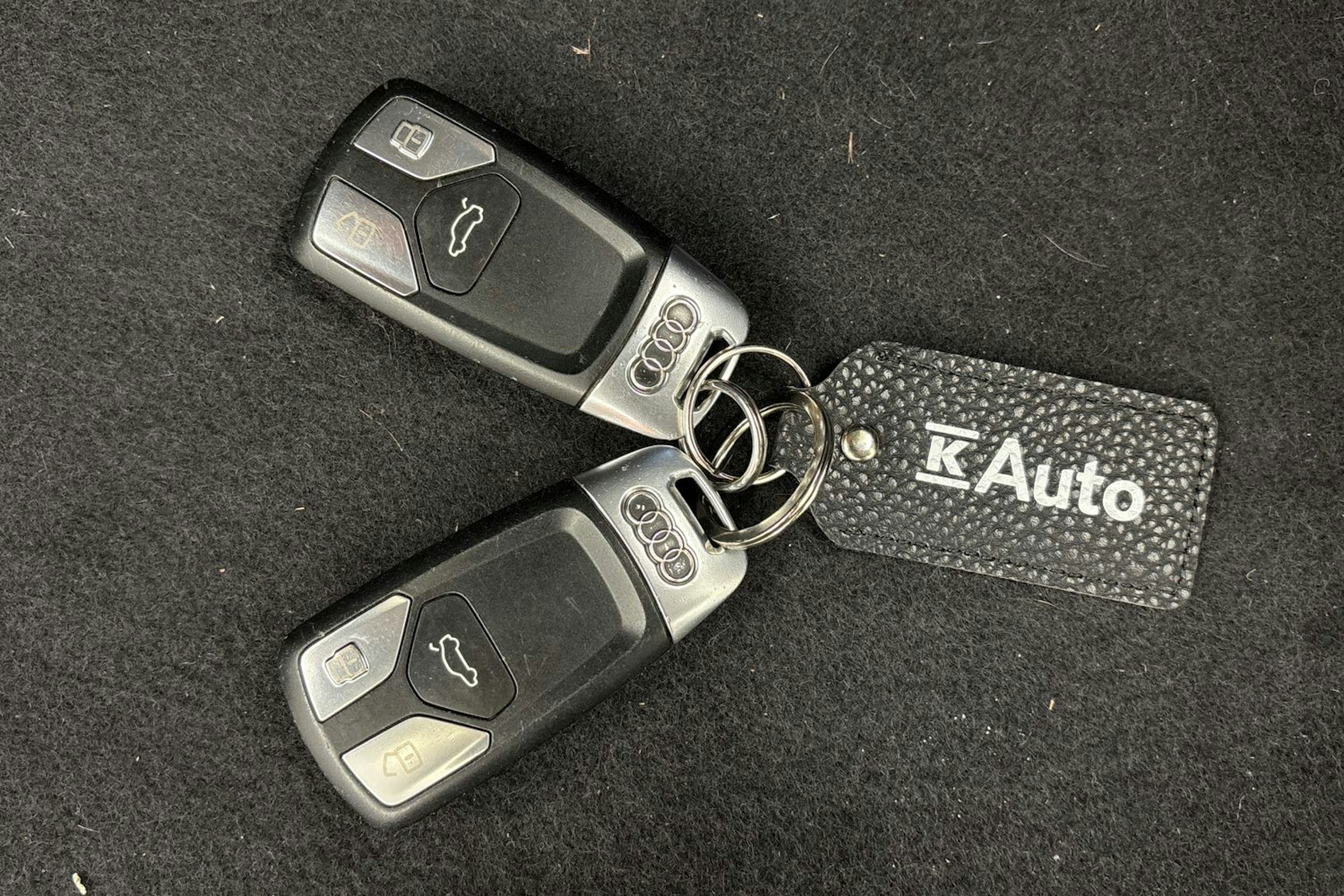 valkoinen Audi A4 2016 kuva 21.