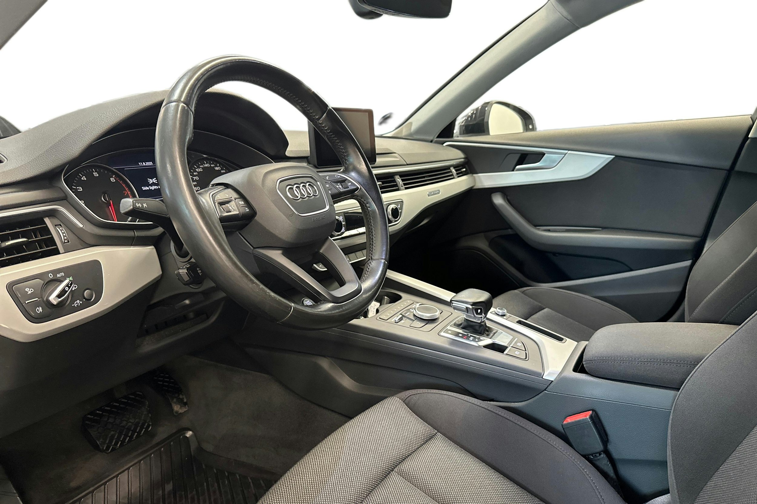 musta Audi A4 2016 kuva 7.