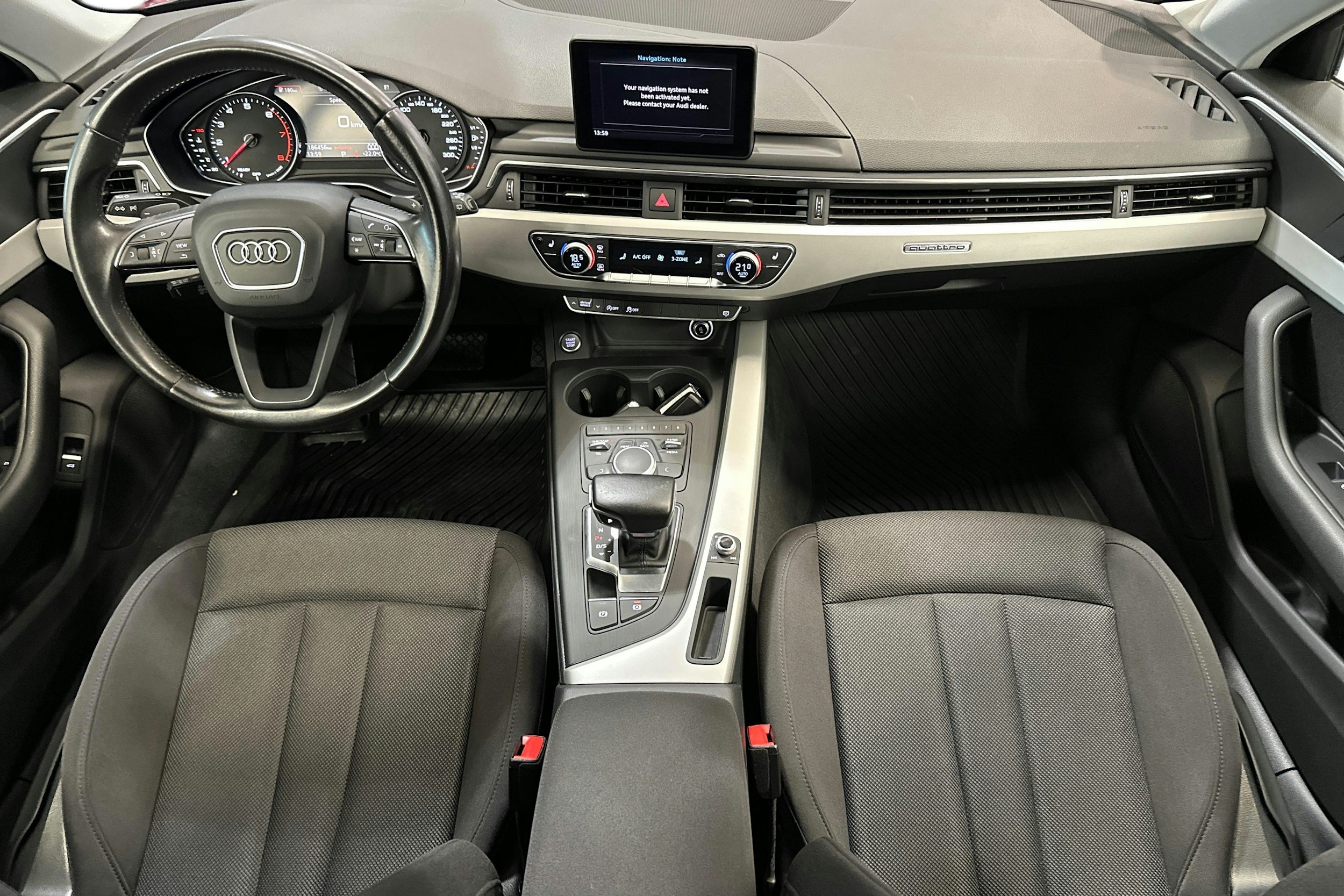 musta Audi A4 2016 kuva 9.
