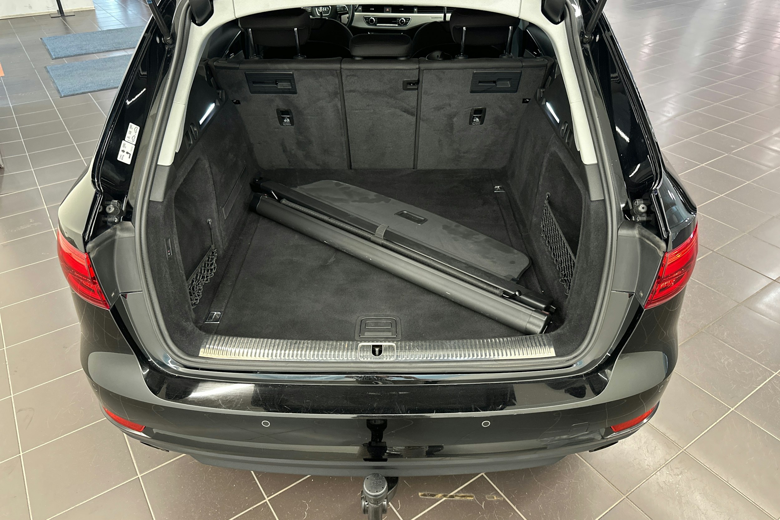 musta Audi A4 2016 kuva 22.