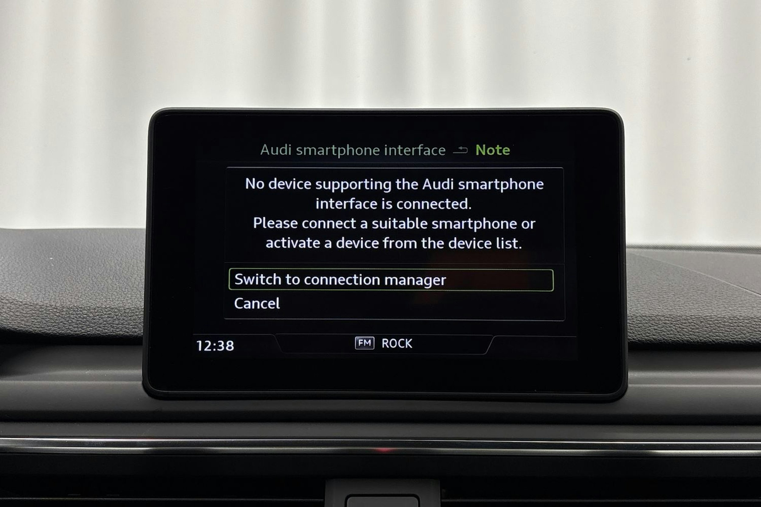 harmaa Audi A4 2016 kuva 22.