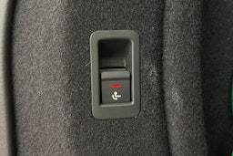 harmaa Audi A4 2016 kuva 27.
