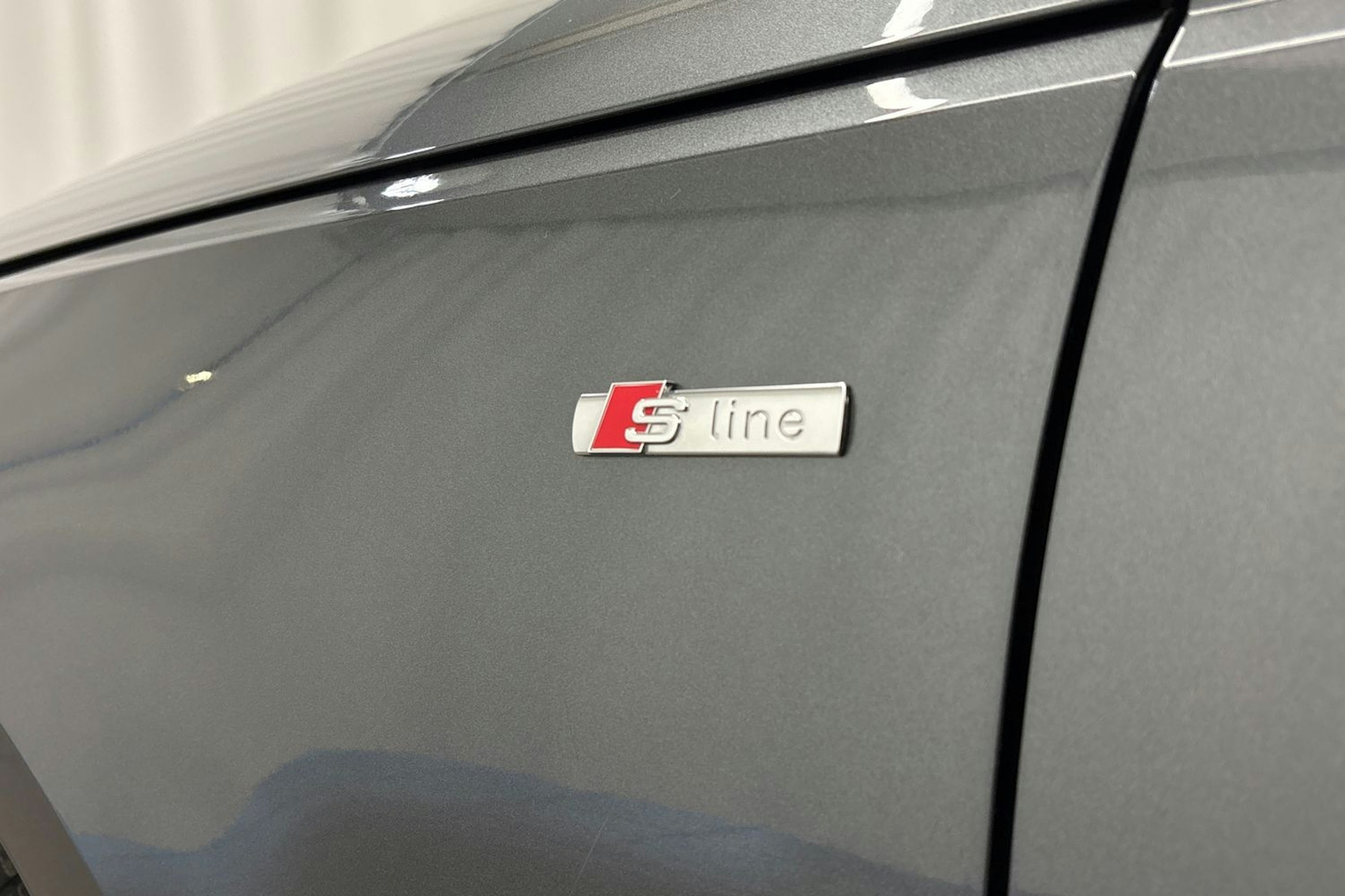 harmaa Audi A4 2016 kuva 29.