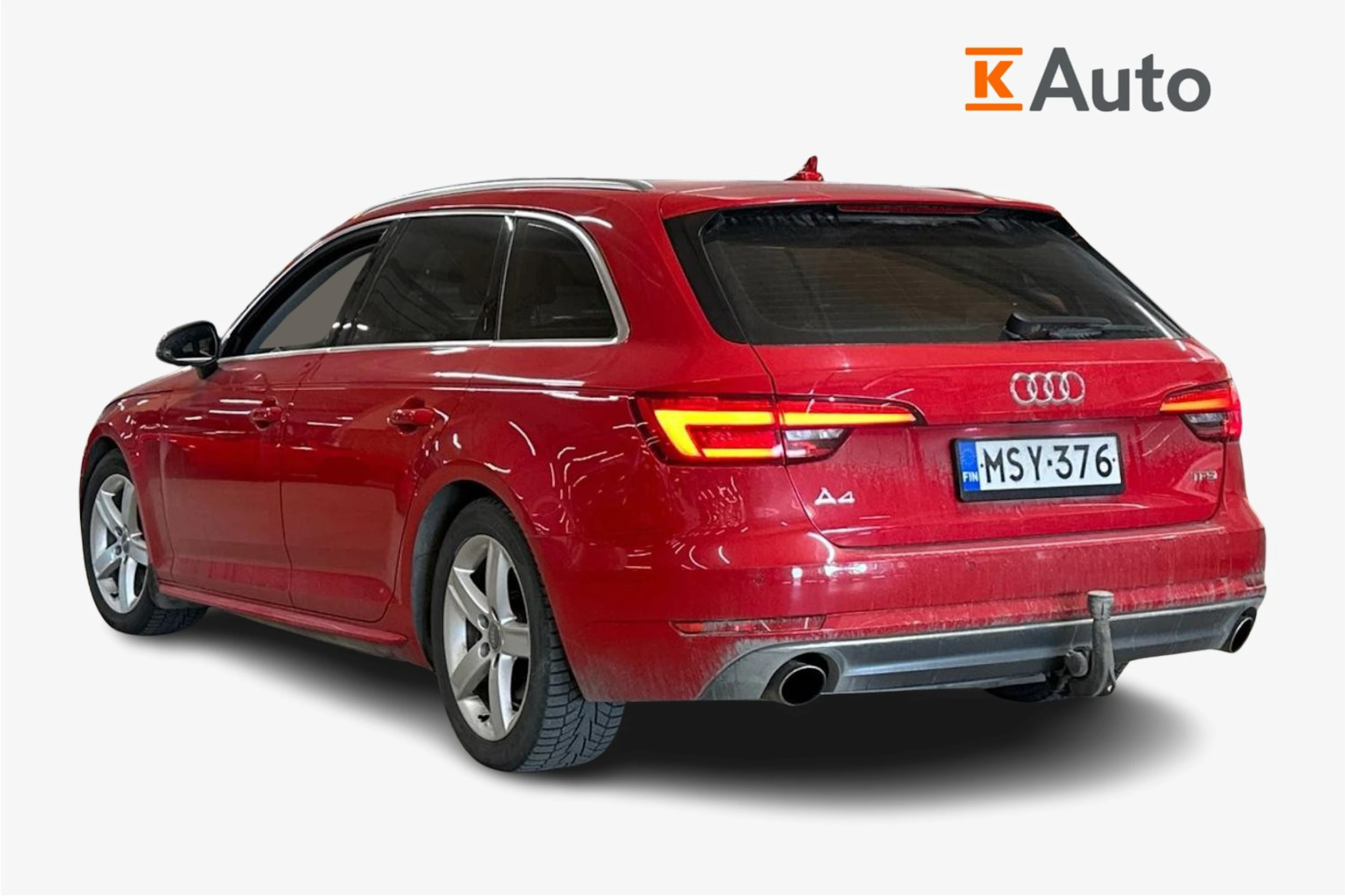 punainen Audi A4 2016 kuva 2.