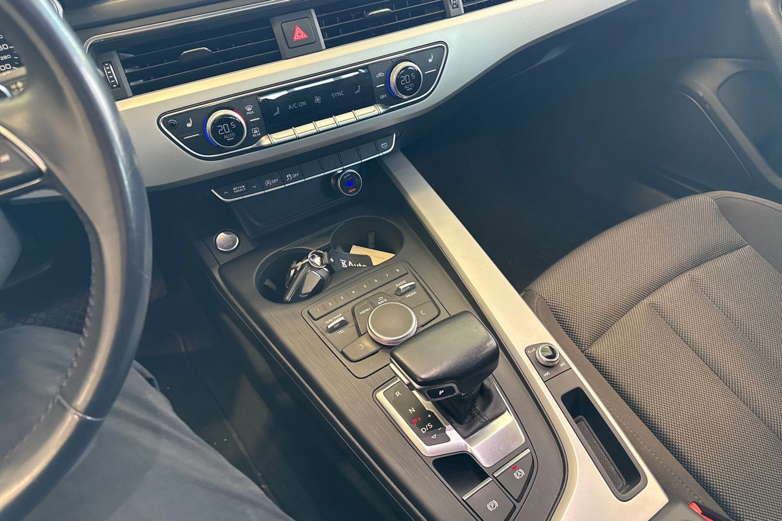 harmaa Audi A4 2016 kuva 6.