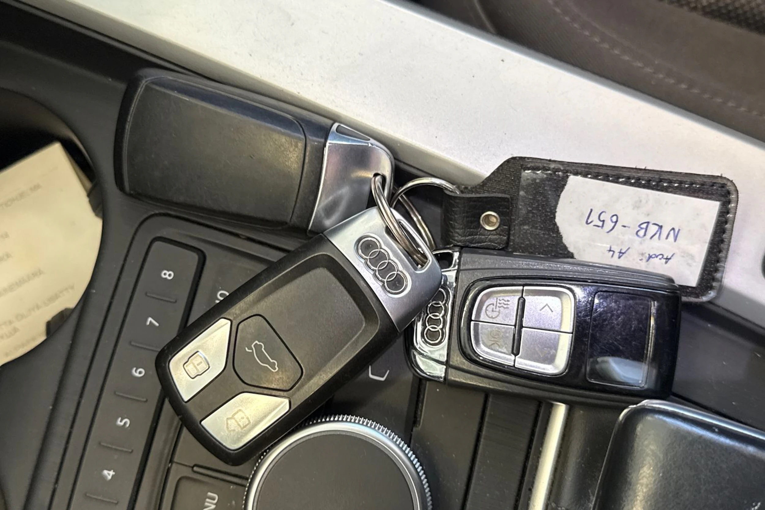 harmaa Audi A4 2016 kuva 7.