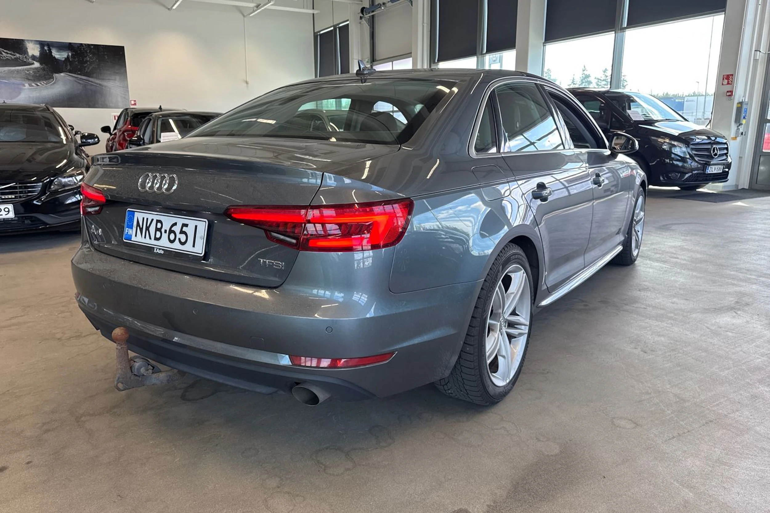 harmaa Audi A4 2016 kuva 11.
