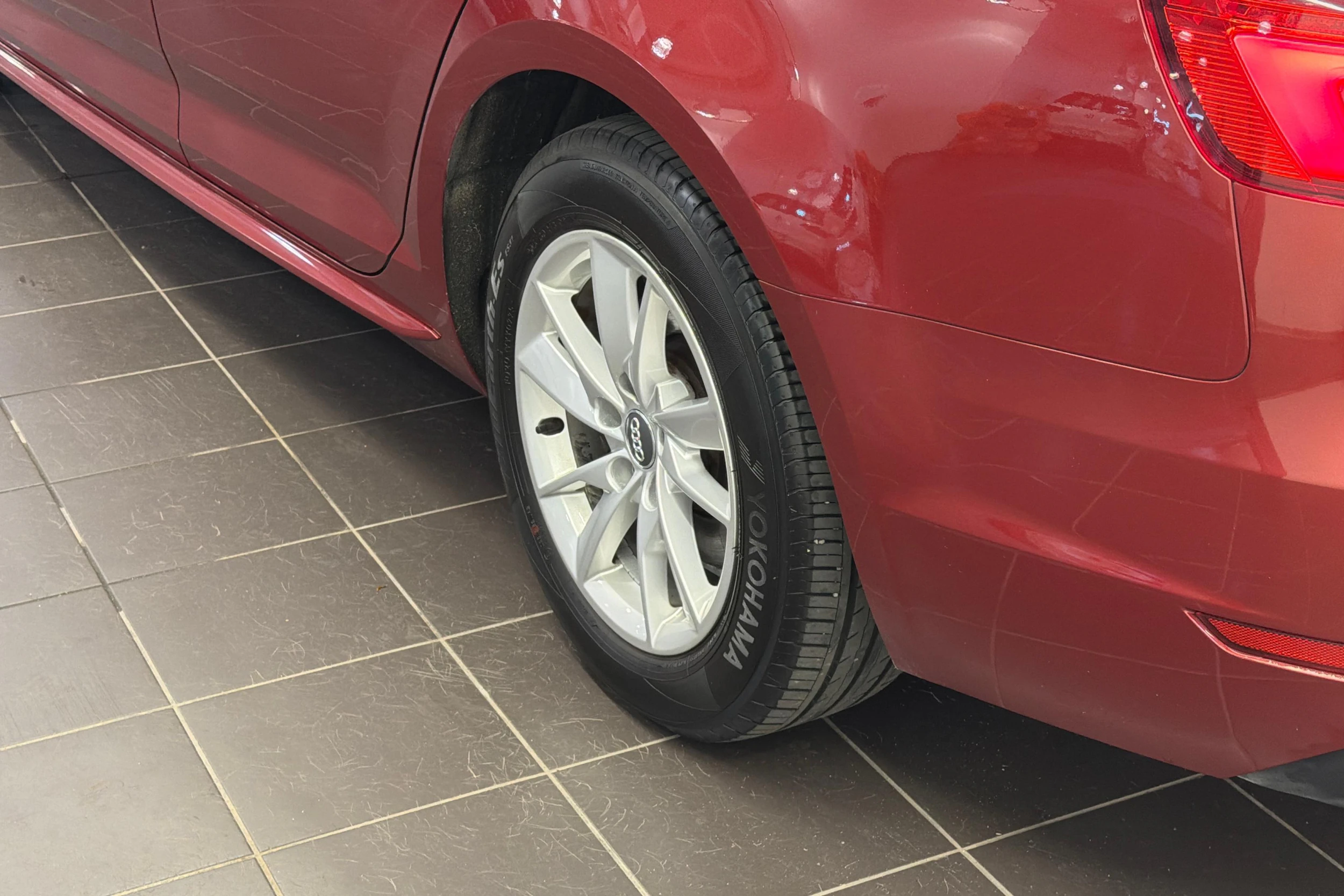 valkoinen Audi A4 2016 kuva 9.
