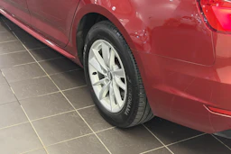 valkoinen Audi A4 2016 kuva 9.