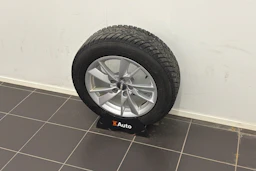 valkoinen Audi A4 2016 kuva 10.