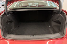 valkoinen Audi A4 2016 kuva 11.