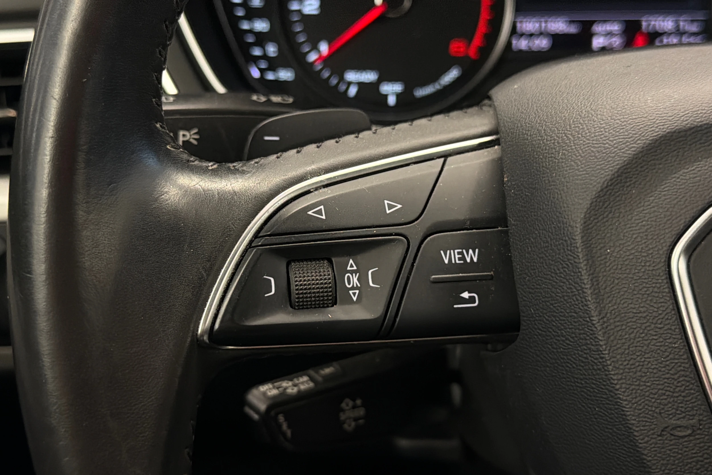valkoinen Audi A4 2016 kuva 15.