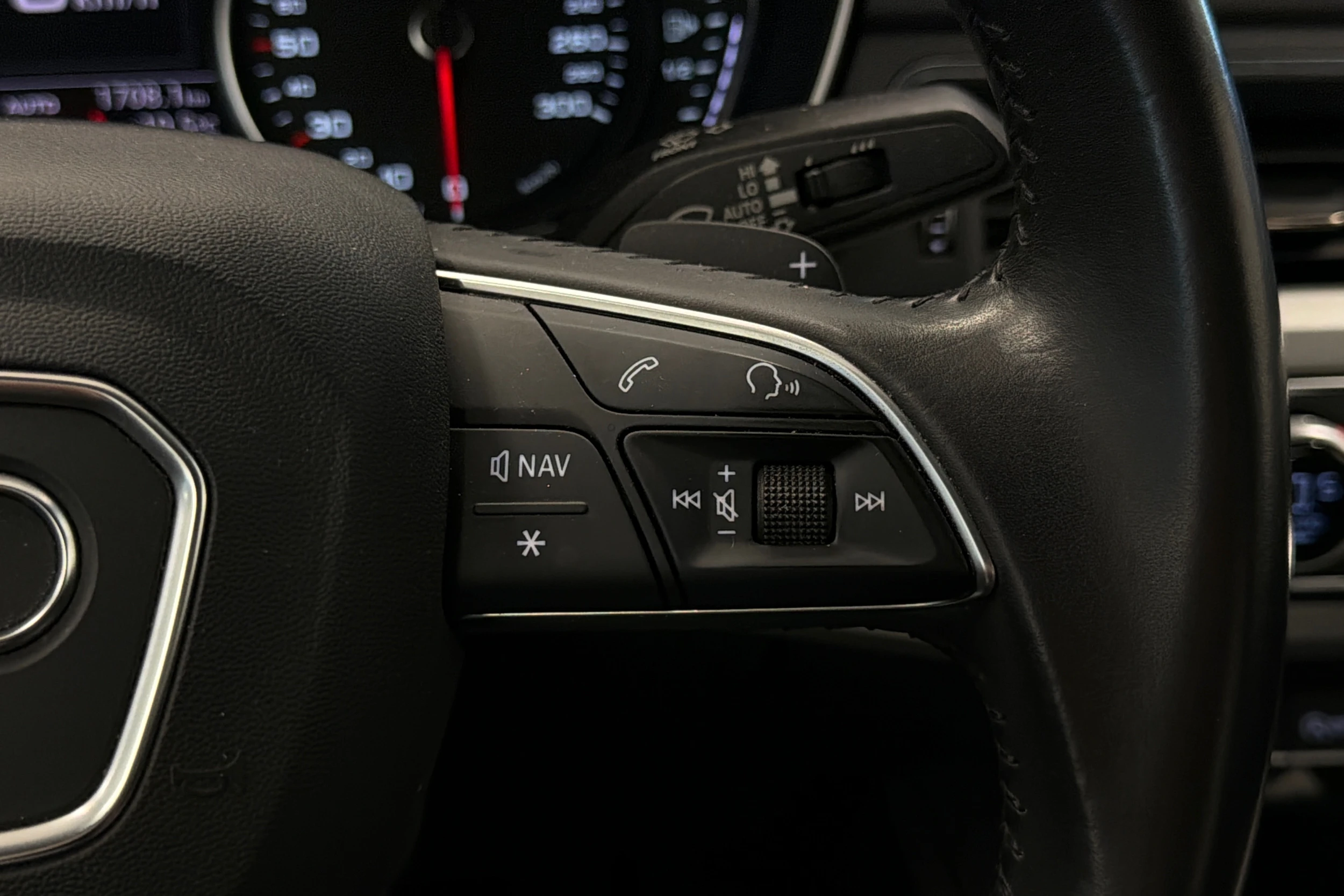 valkoinen Audi A4 2016 kuva 16.