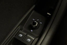 valkoinen Audi A4 2016 kuva 20.
