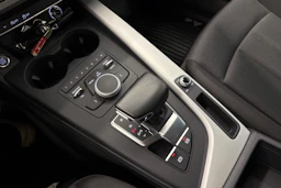 valkoinen Audi A4 2016 kuva 21.