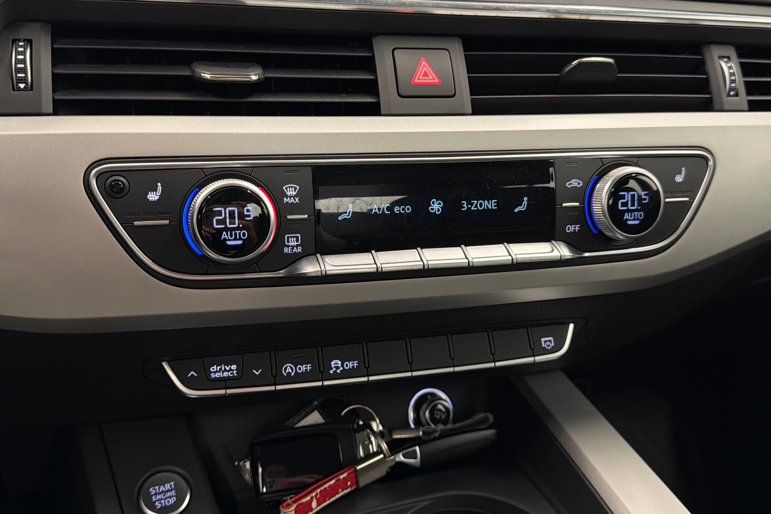 valkoinen Audi A4 2016 kuva 22.