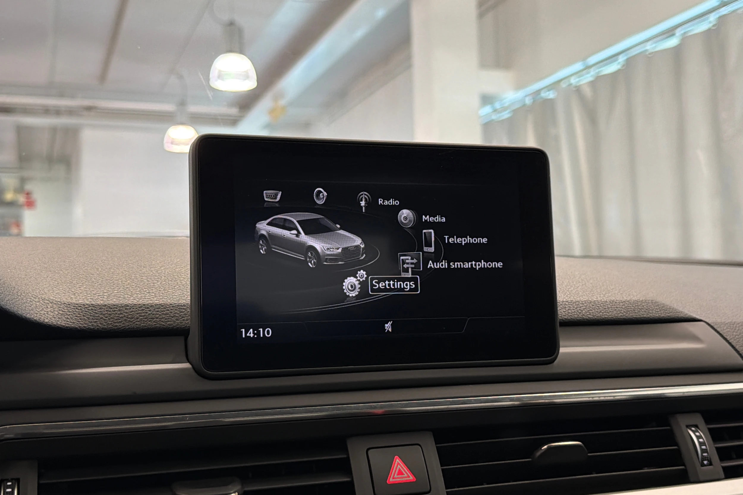 valkoinen Audi A4 2016 kuva 23.