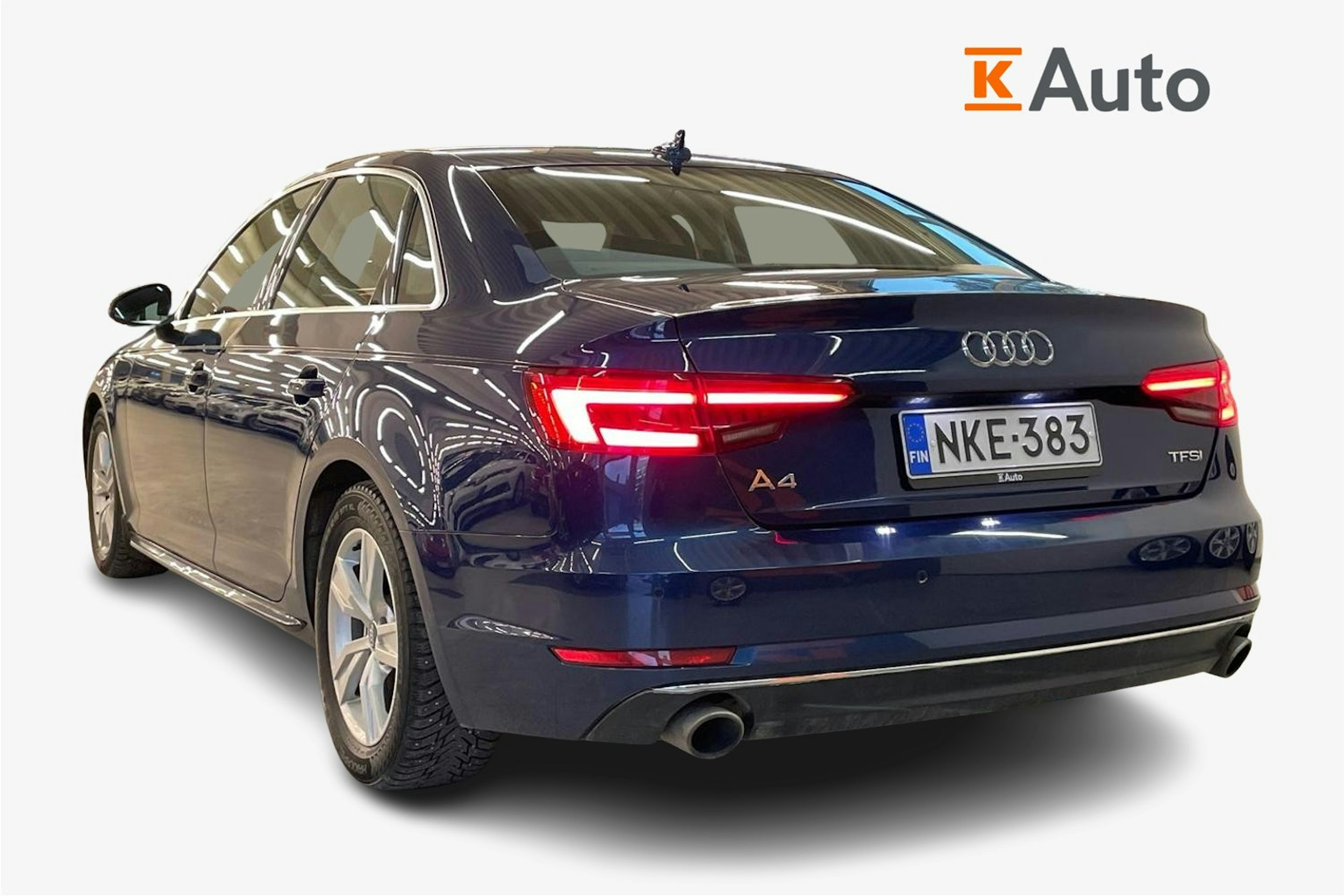 Sininen Audi A4 2016 kuva 2.