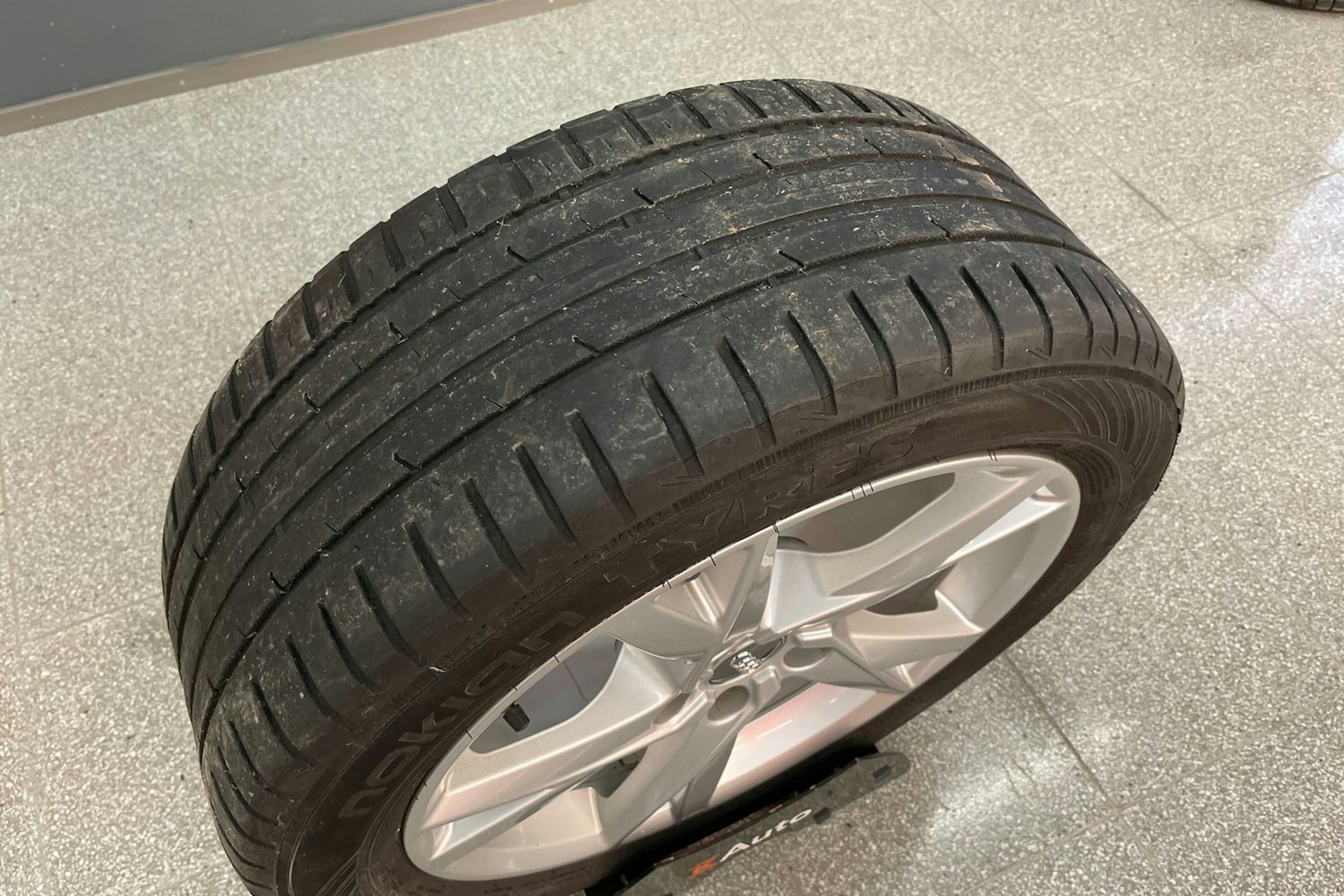 Sininen Audi A4 2016 kuva 15.