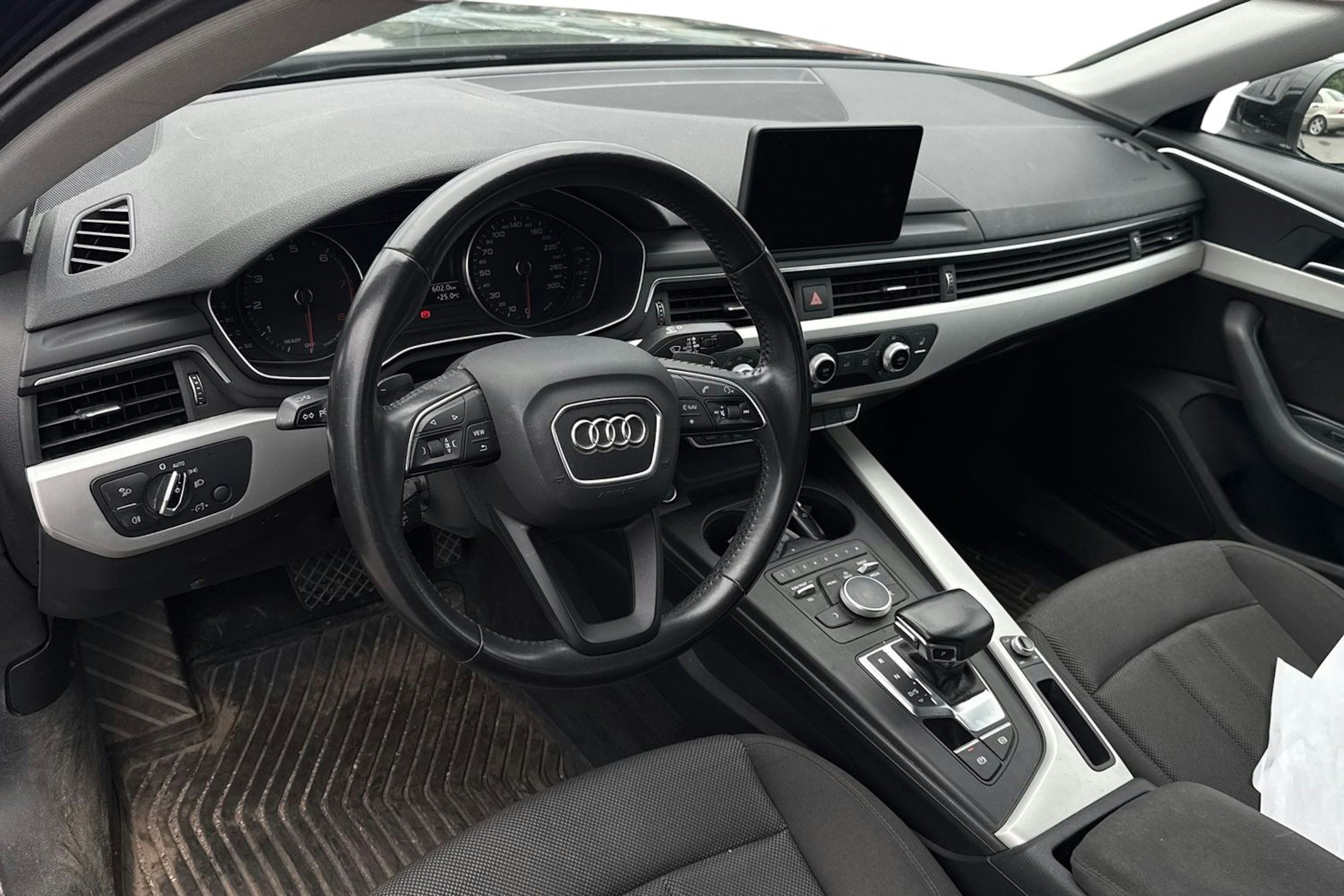 musta Audi A4 2016 kuva 3.