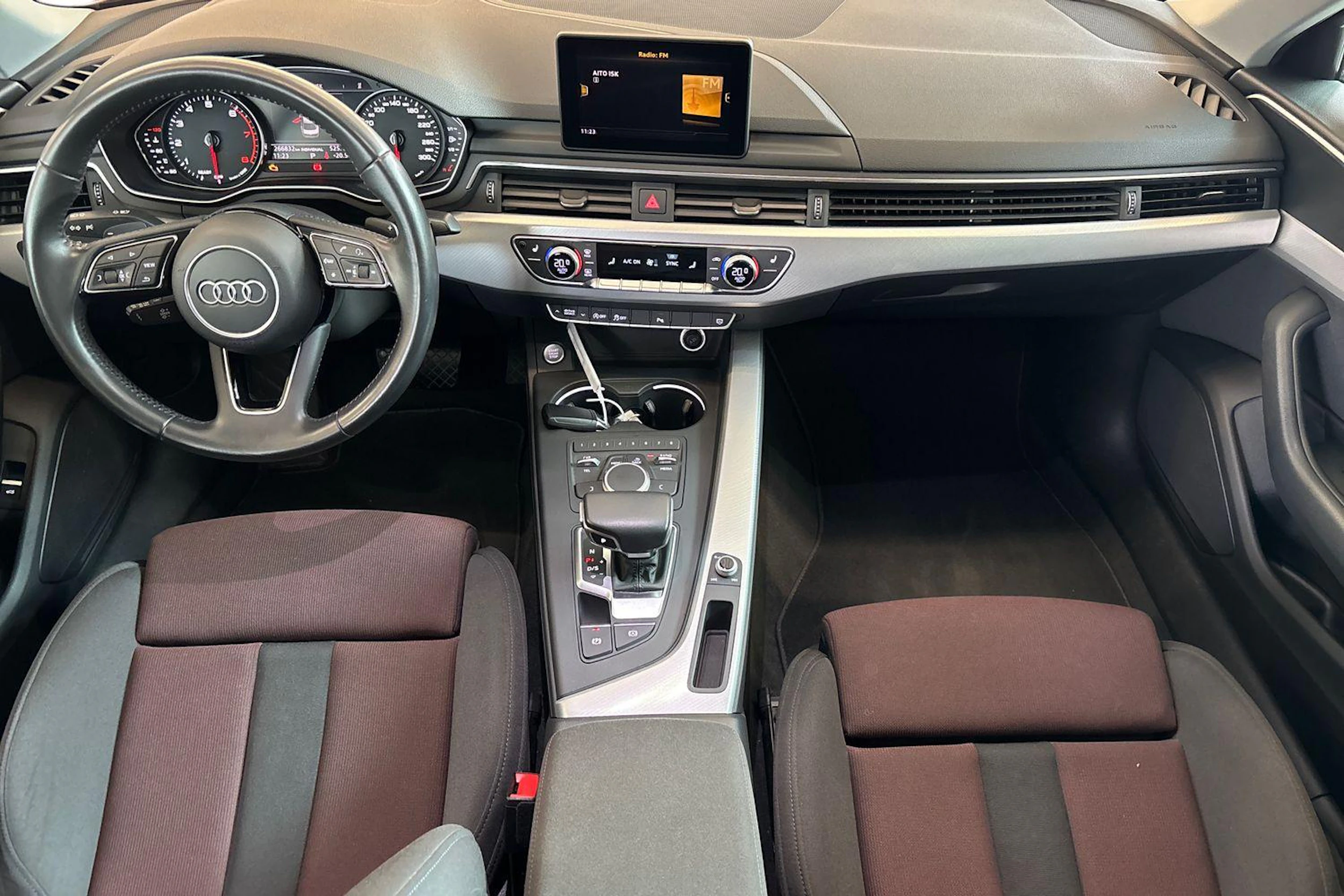 Valkoinen Audi A4 2016 kuva 9.