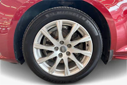 Valkoinen Audi A4 2016 kuva 12.