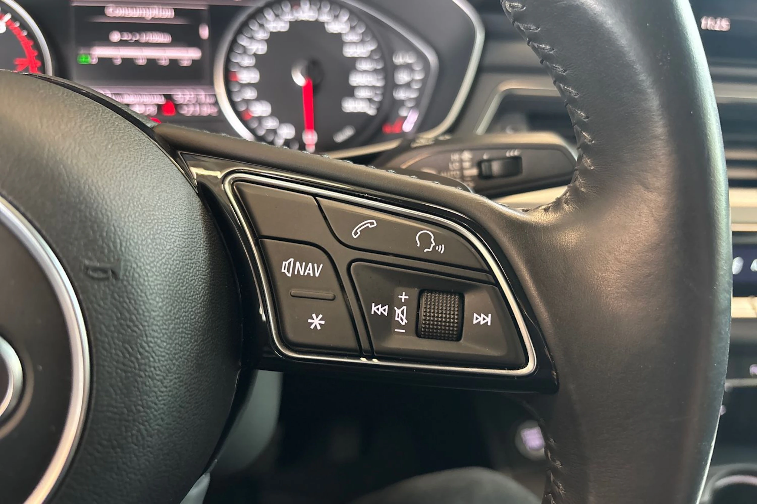 Valkoinen Audi A4 2016 kuva 20.