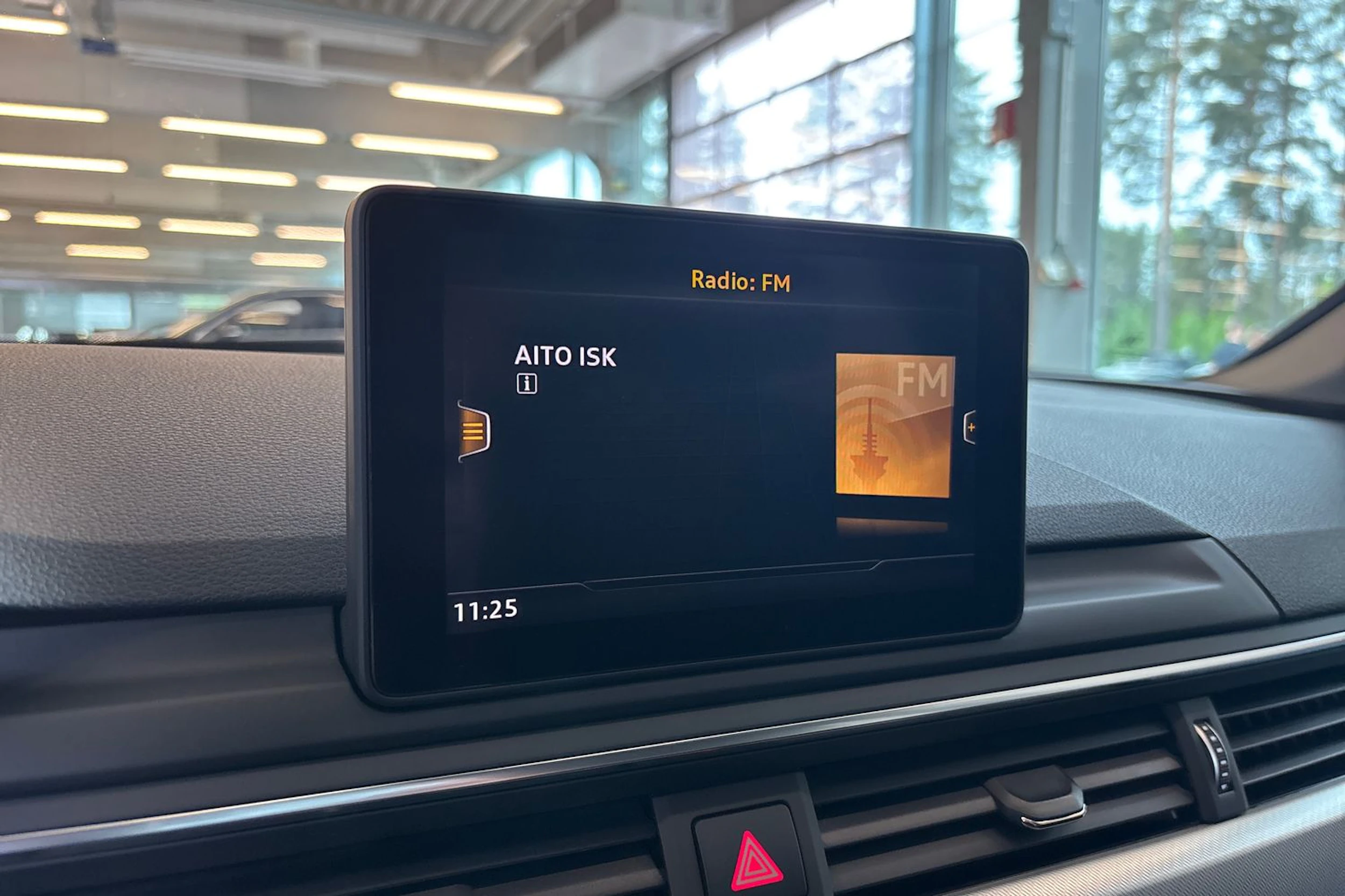 Valkoinen Audi A4 2016 kuva 22.