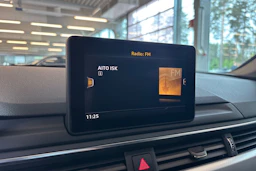 Valkoinen Audi A4 2016 kuva 22.