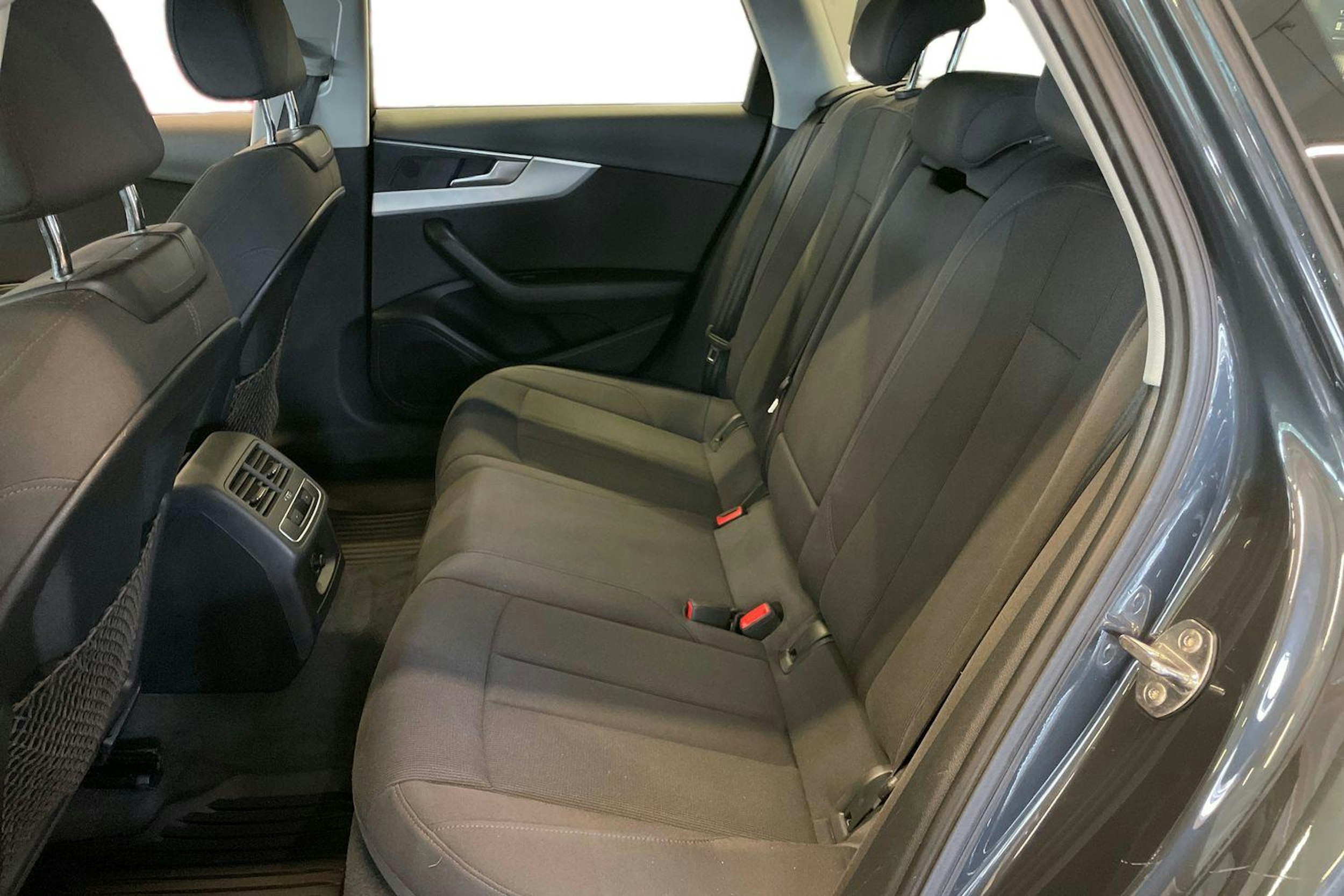 vihreä Audi A4 2016 kuva 10.