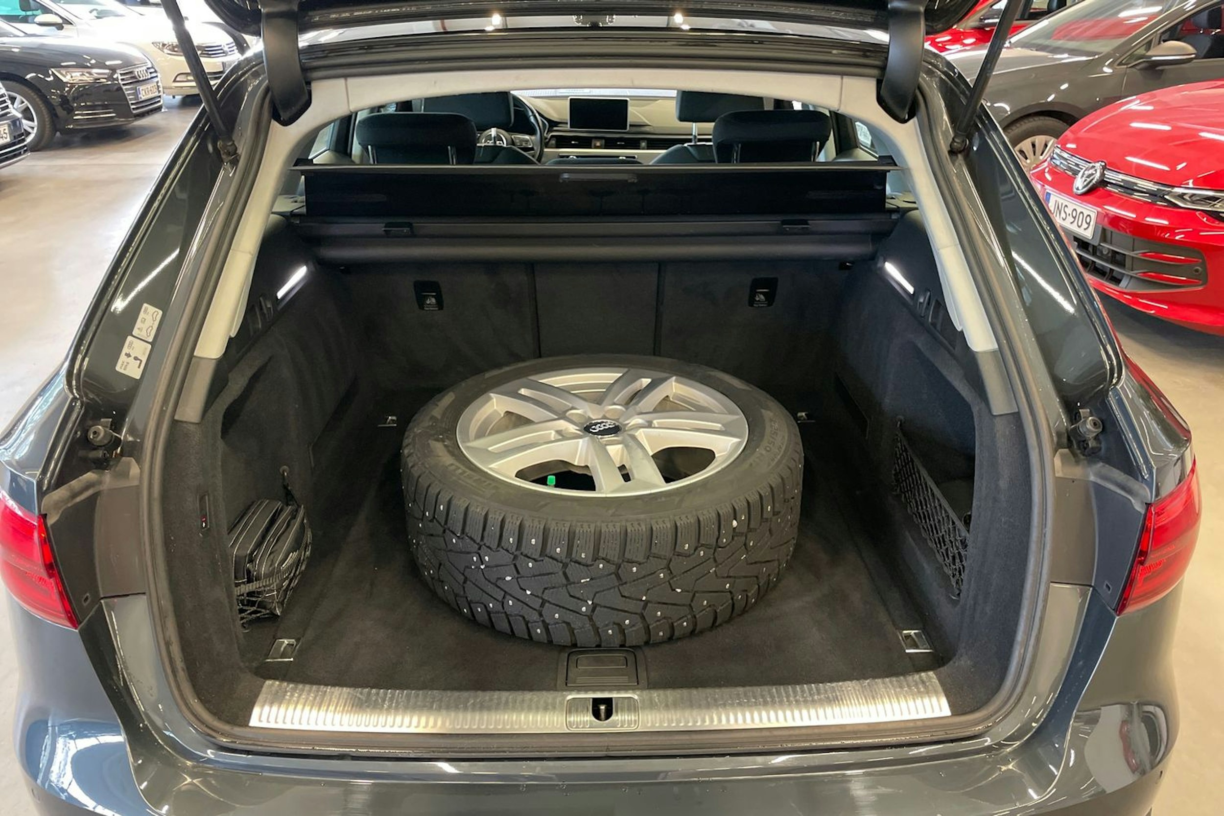 vihreä Audi A4 2016 kuva 15.