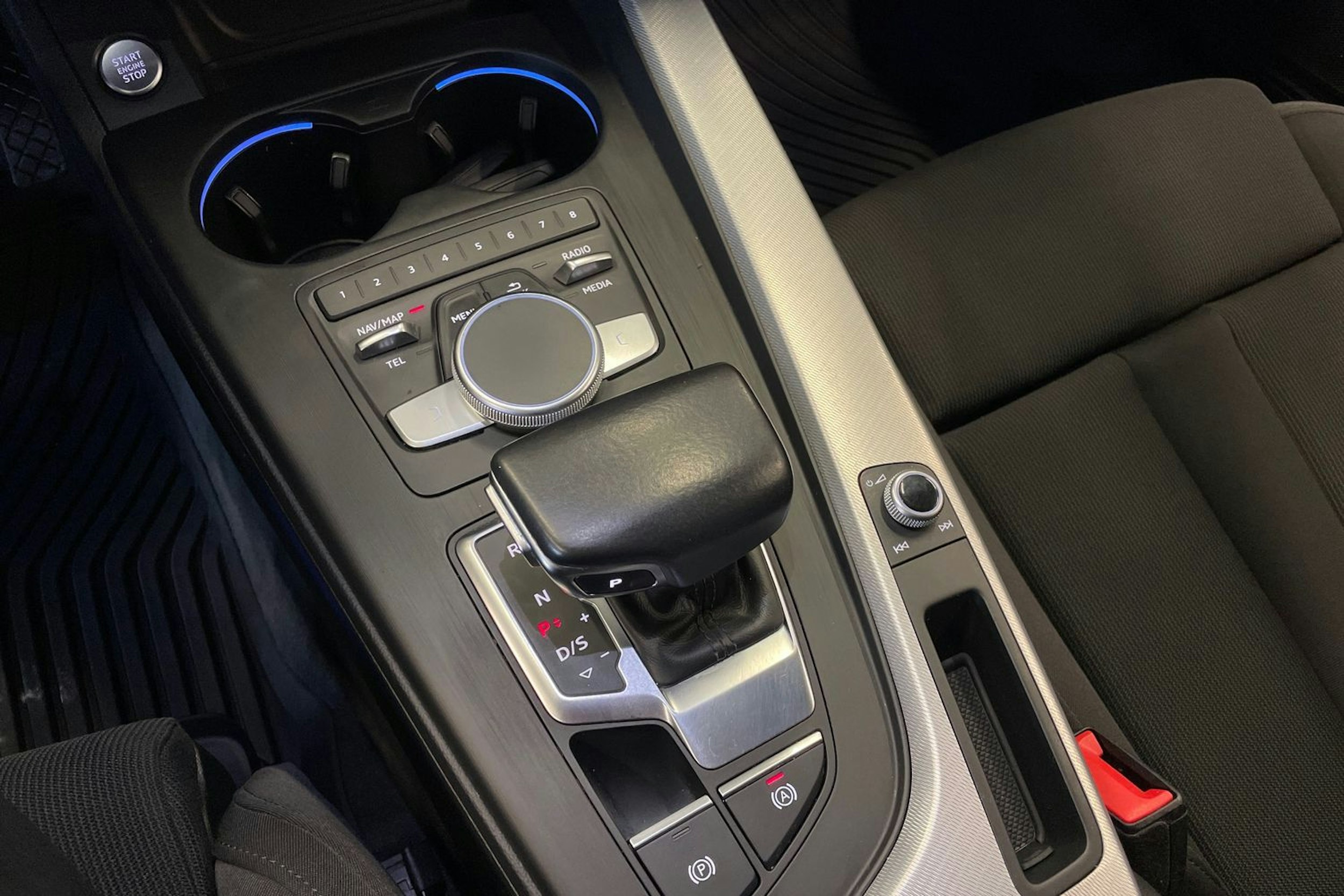 vihreä Audi A4 2016 kuva 17.