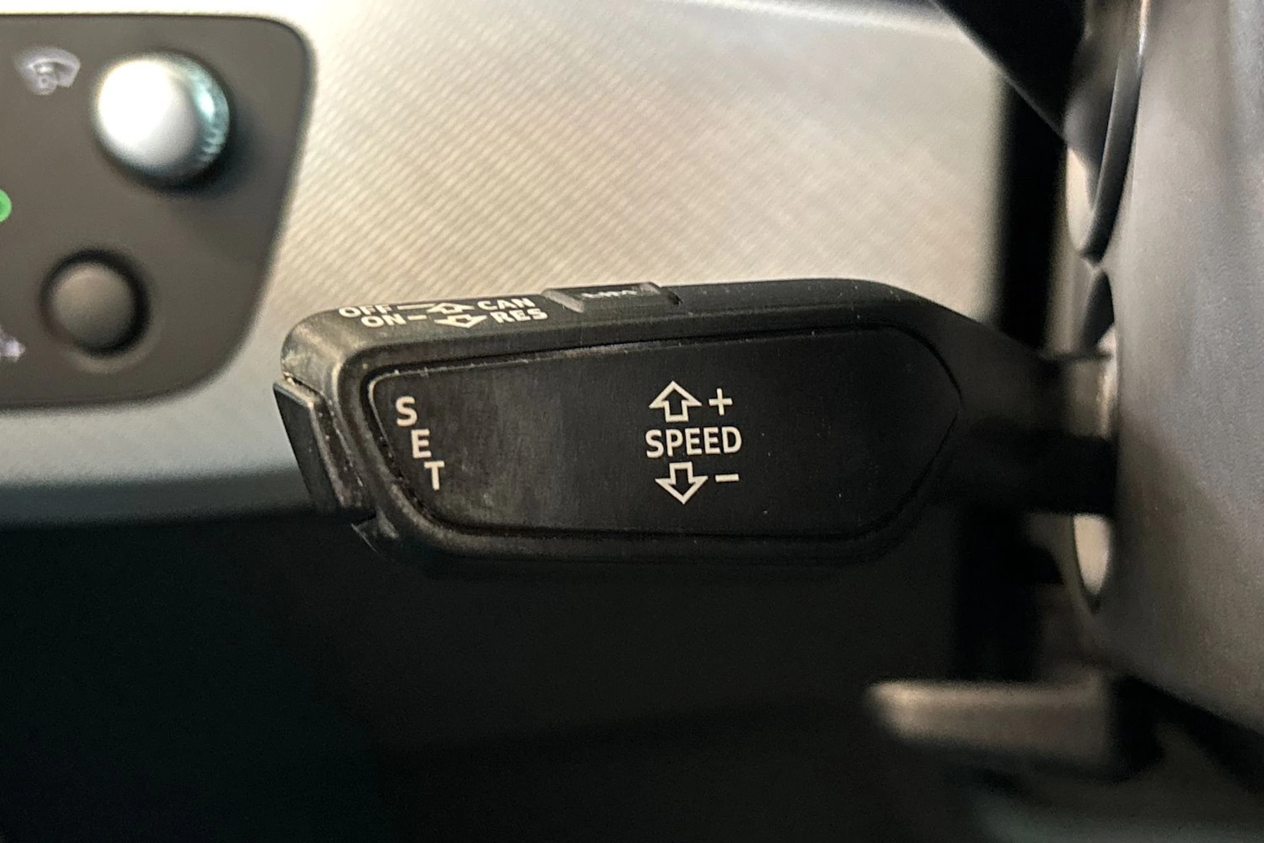 Harmaa Audi A4 2016 kuva 14.