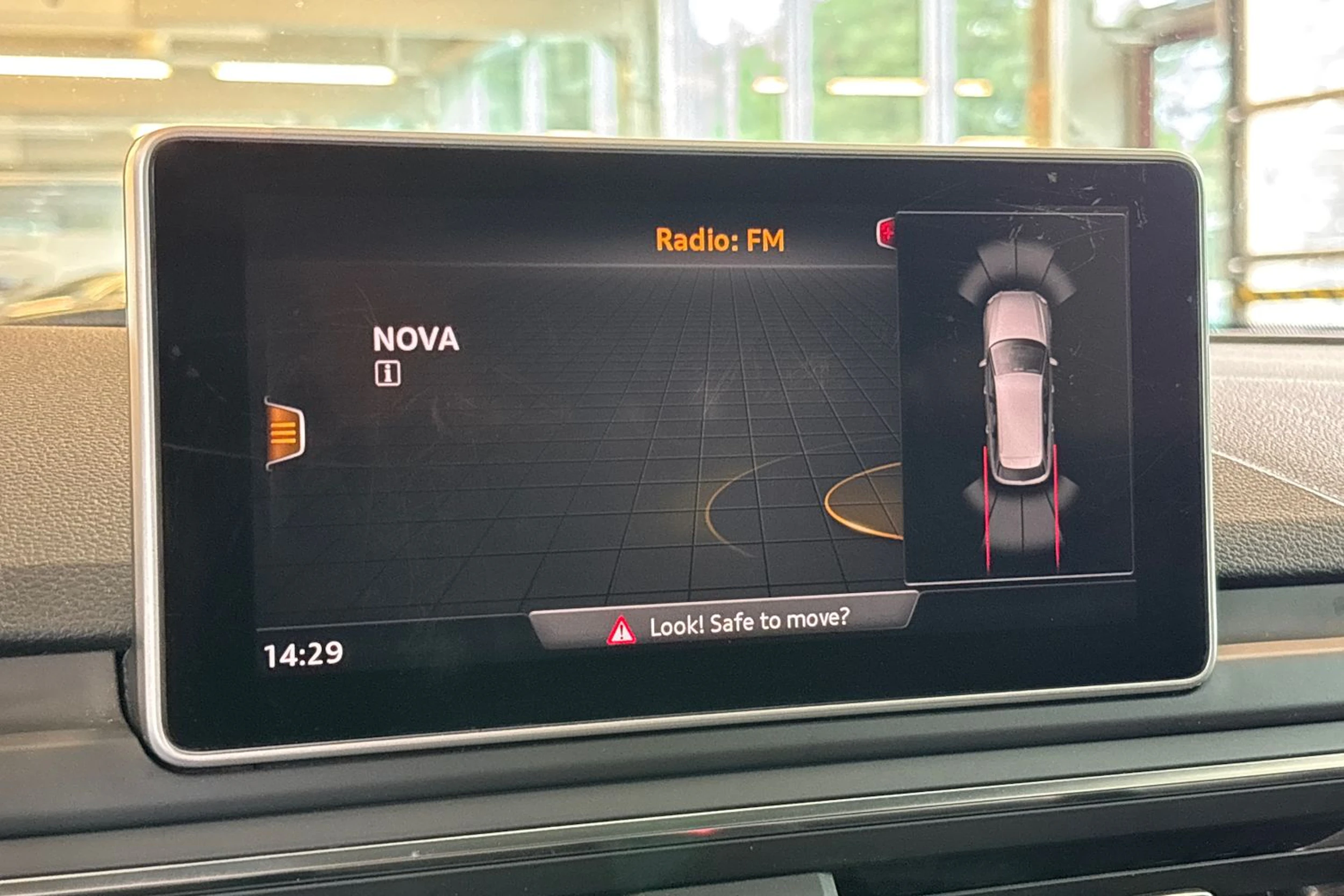 Harmaa Audi A4 2016 kuva 16.