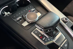 Harmaa Audi A4 2016 kuva 18.