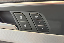 Harmaa Audi A4 2016 kuva 19.