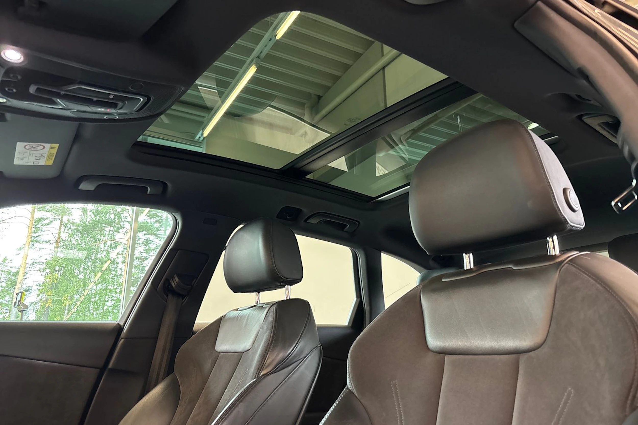 Harmaa Audi A4 2016 kuva 21.