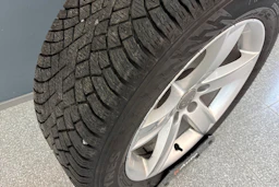 Harmaa Audi A4 2016 kuva 25.