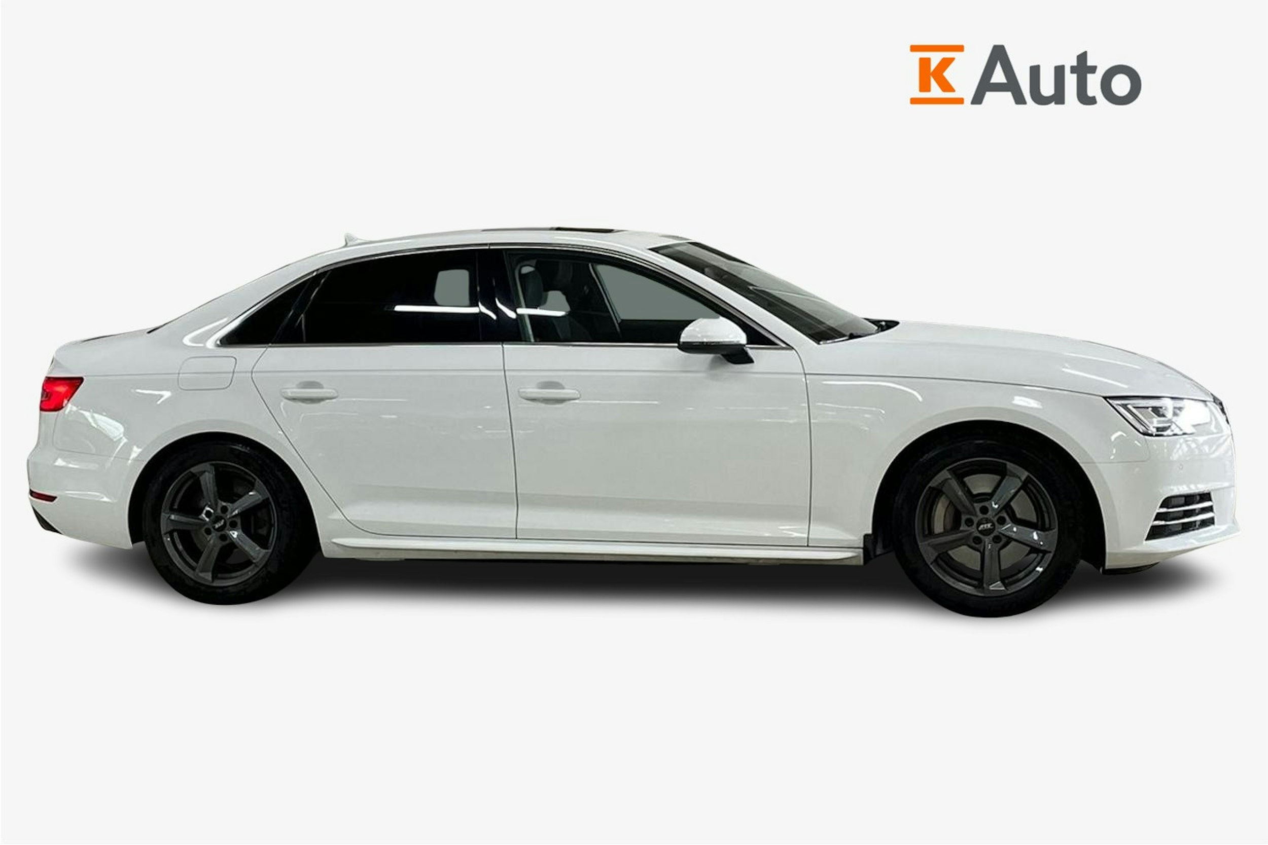 Valkoinen Audi A4 2016 kuva 5.