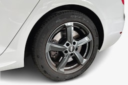 Valkoinen Audi A4 2016 kuva 9.