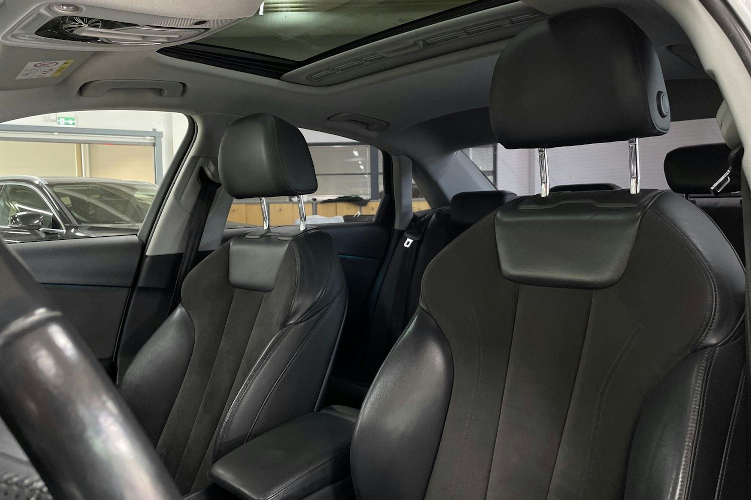 Valkoinen Audi A4 2016 kuva 11.