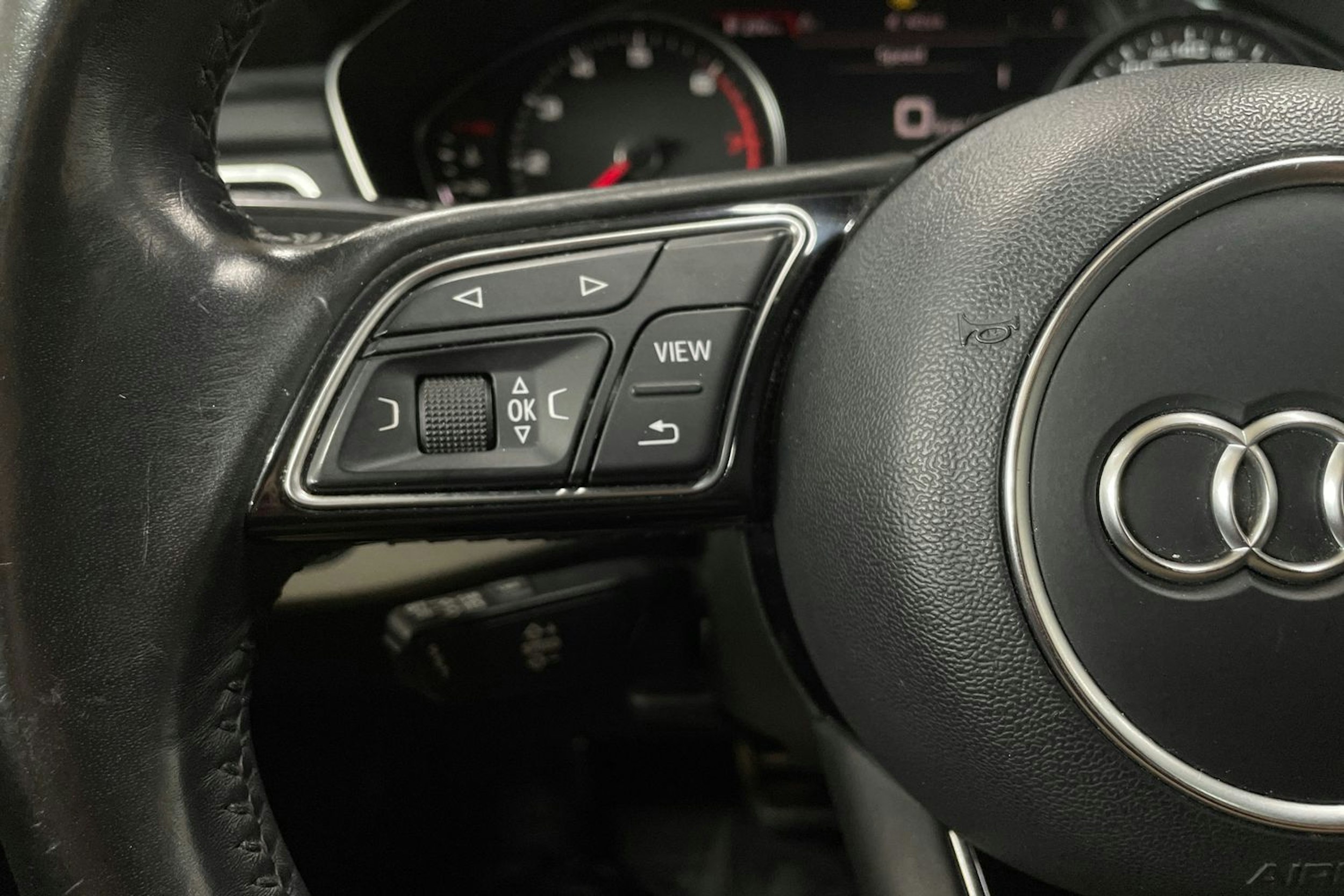 Valkoinen Audi A4 2016 kuva 15.