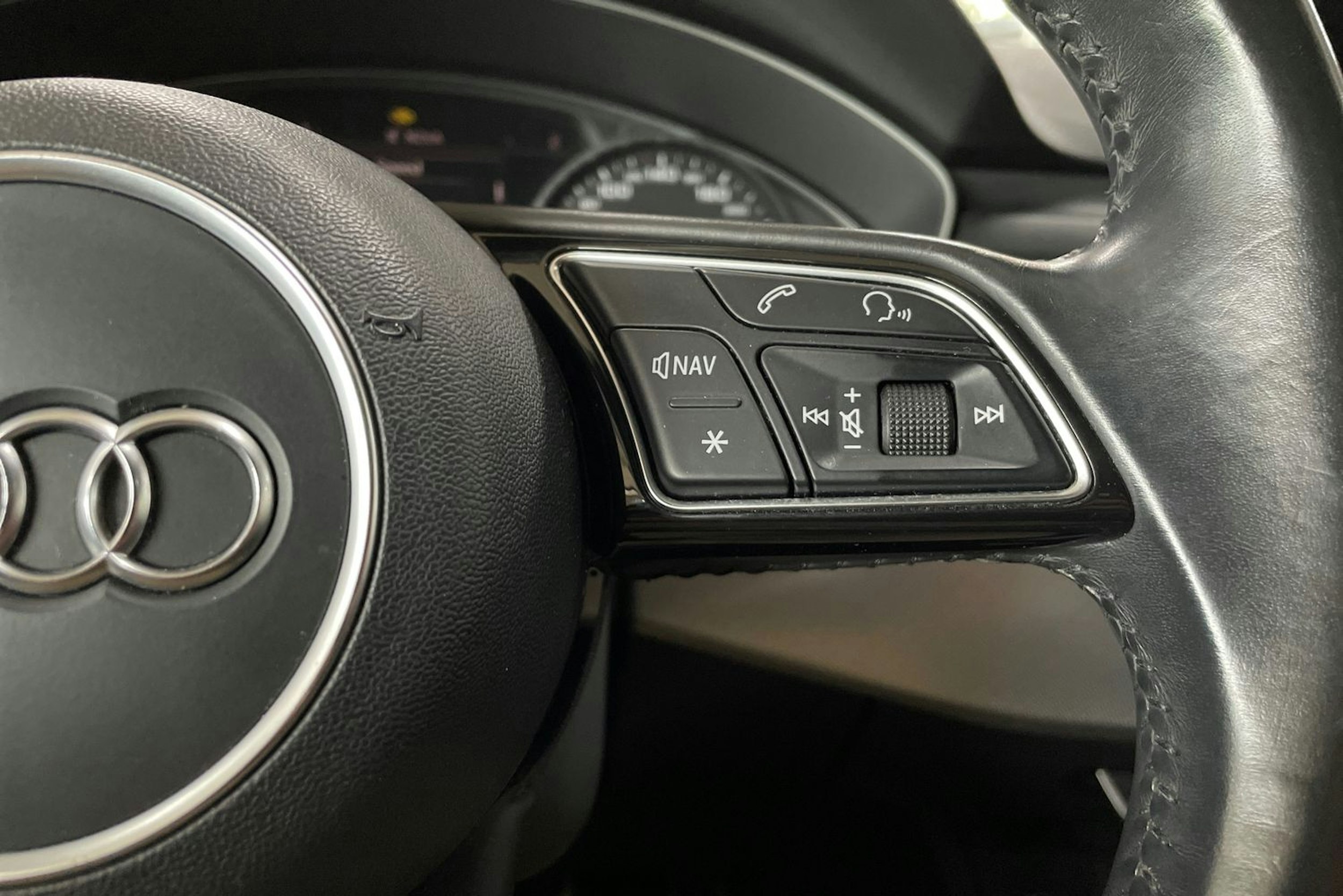 Valkoinen Audi A4 2016 kuva 16.