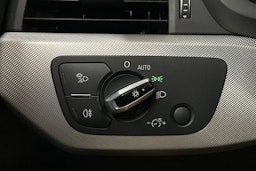 Valkoinen Audi A4 2016 kuva 17.