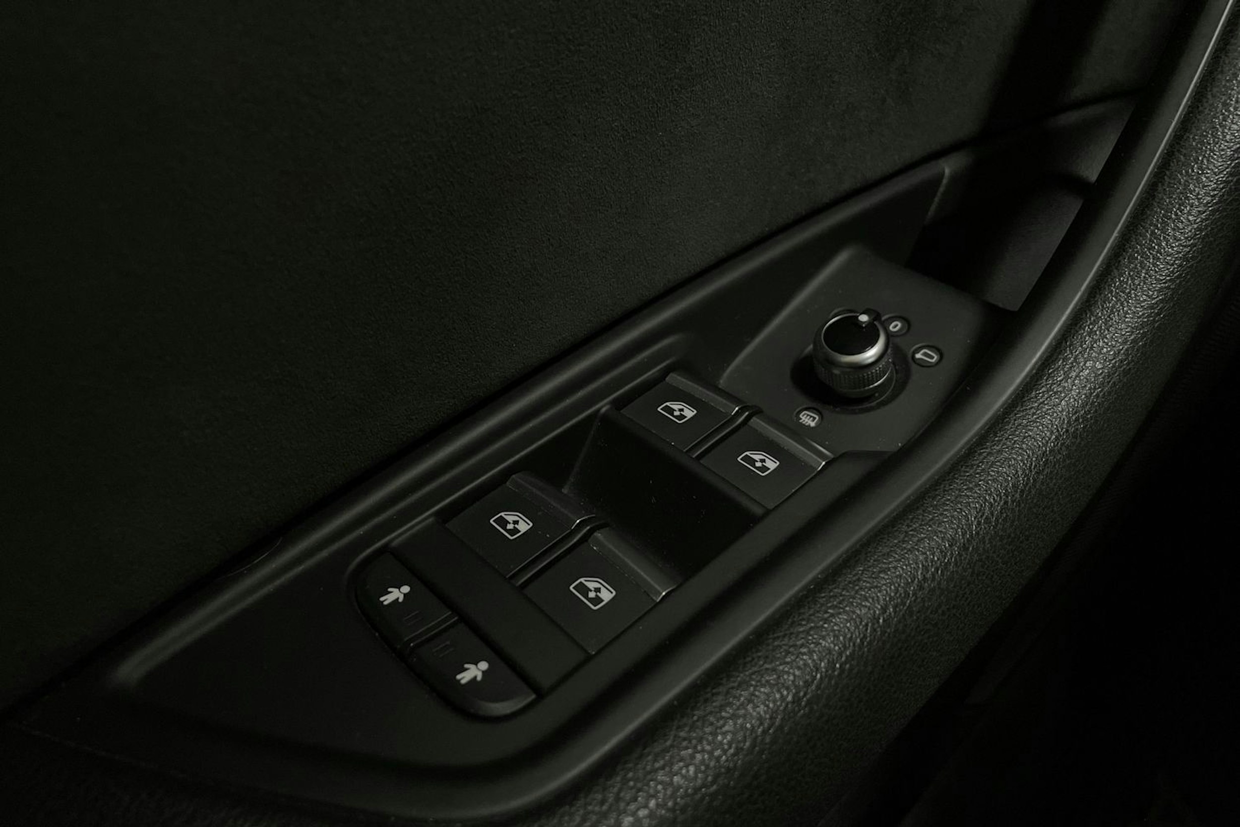 Valkoinen Audi A4 2016 kuva 18.