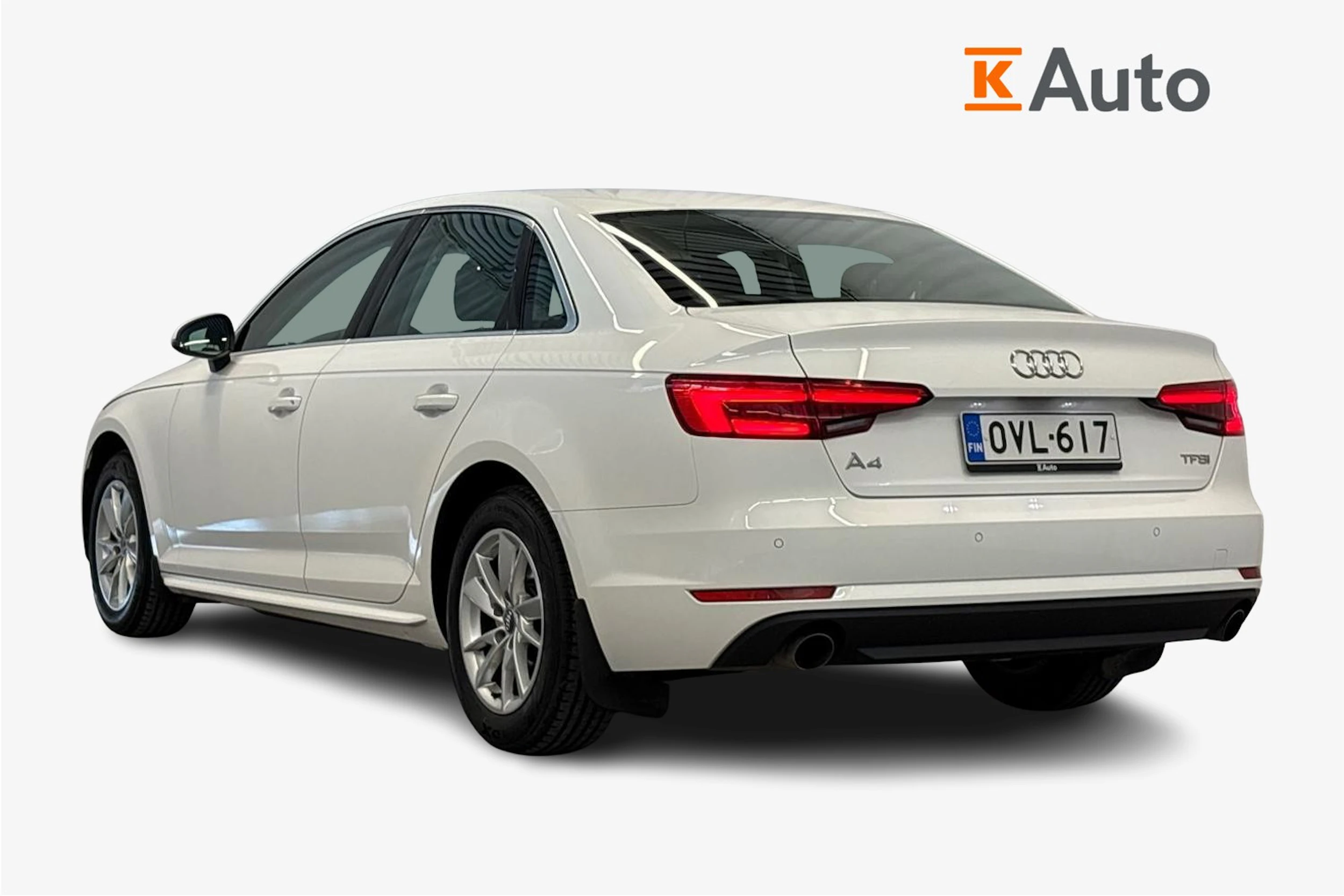 valkoinen Audi A4 2016 kuva 3.