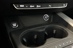 valkoinen Audi A4 2016 kuva 27.